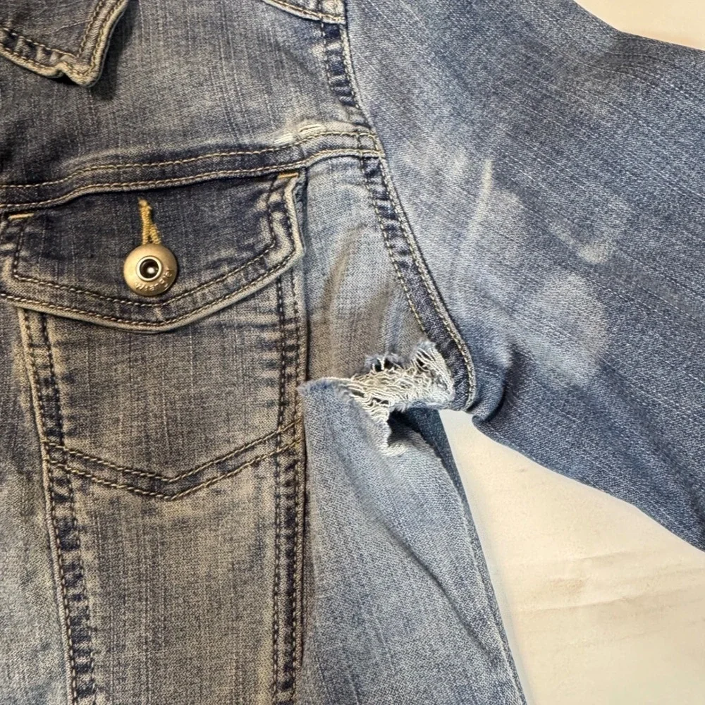Distressed Wrangler Jean‎ Jacket / Medium / Sku0030